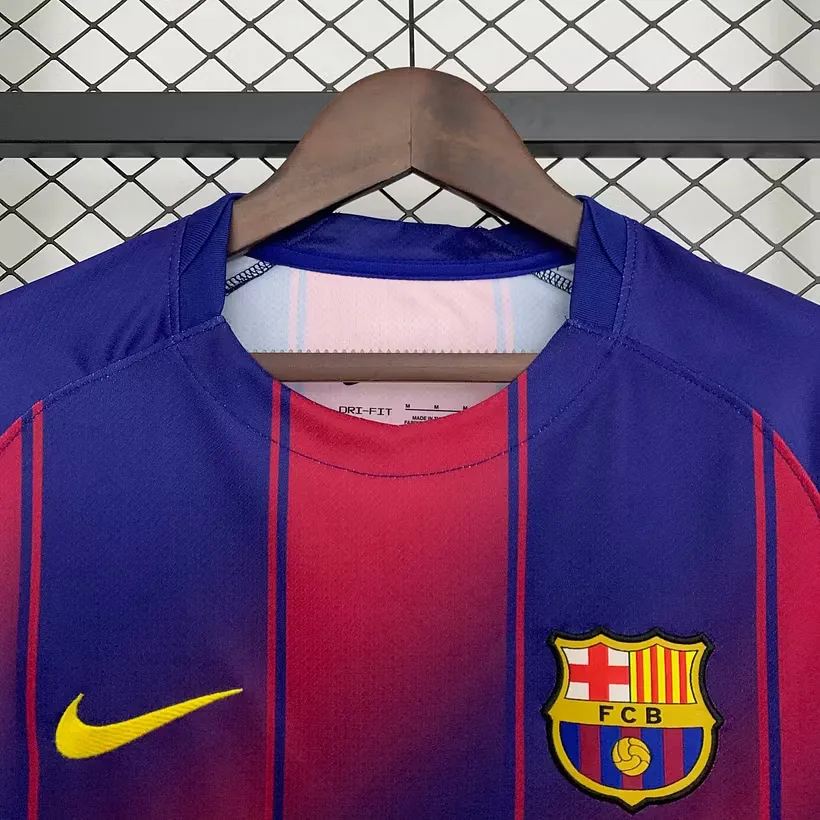 Barcelona Home 25/26 — Detail