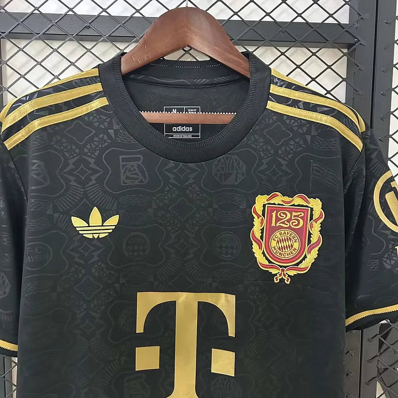 Bayern München 125th Anniversary — Detail