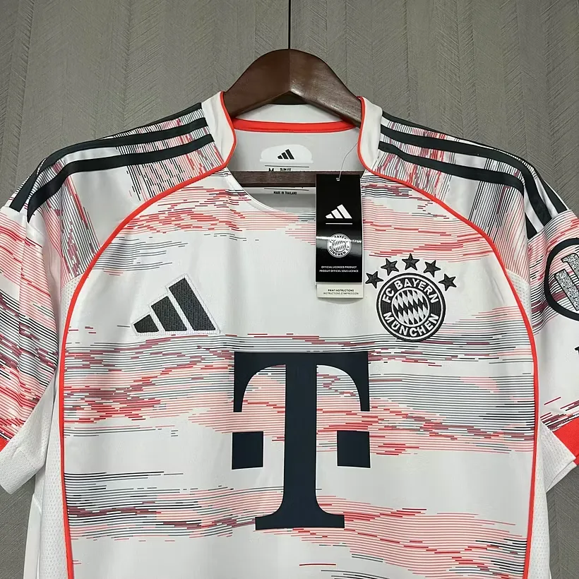 Bayern München Away 25/26 — Detail