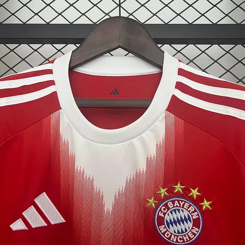 Bayern München Home 25/26 — Detail