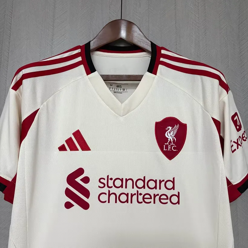 Liverpool Away 25/26 — Detail
