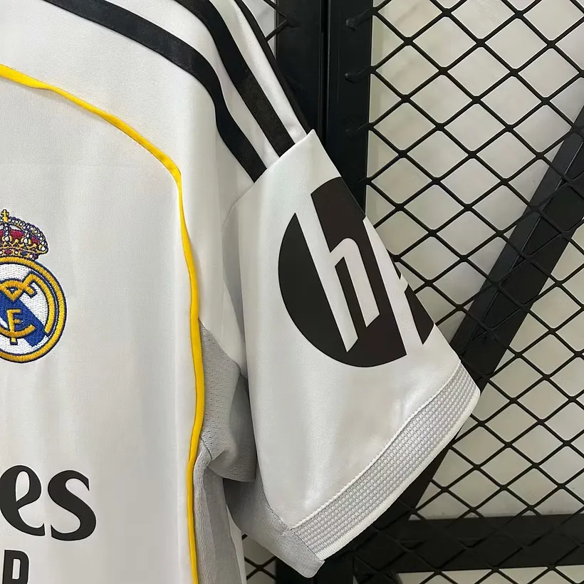 Real Madrid Home 25/26 — Badge