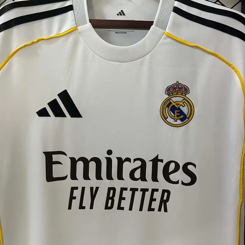 Real Madrid Home 25/26 — Detail